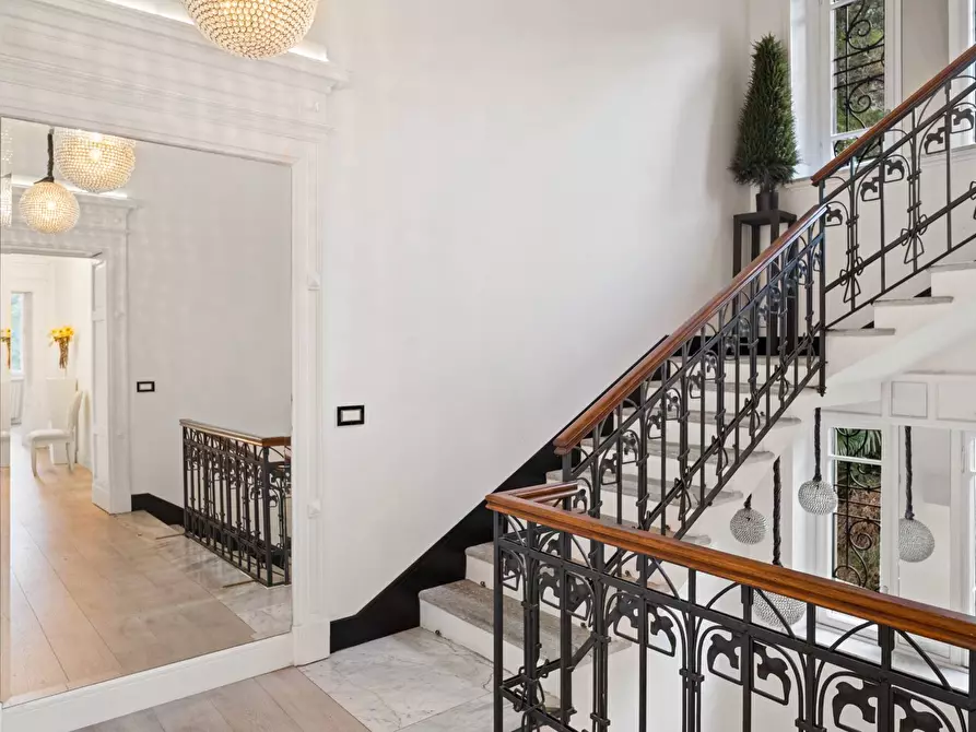Immagine 27 di Villa in vendita  in via Lamberti a Stresa