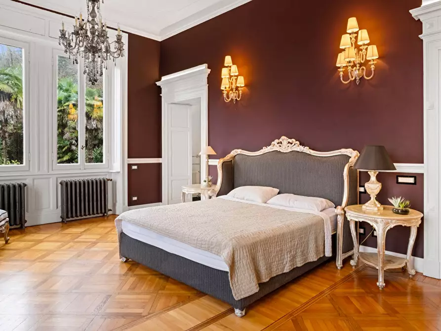 Immagine 28 di Villa in vendita  in via Lamberti a Stresa