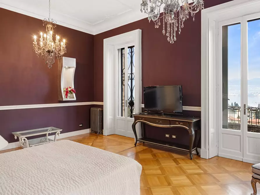 Immagine 30 di Villa in vendita  in via Lamberti a Stresa