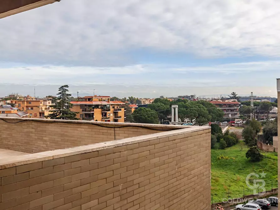 Immagine 4 di Attico in vendita  in Via Rivarone a Roma