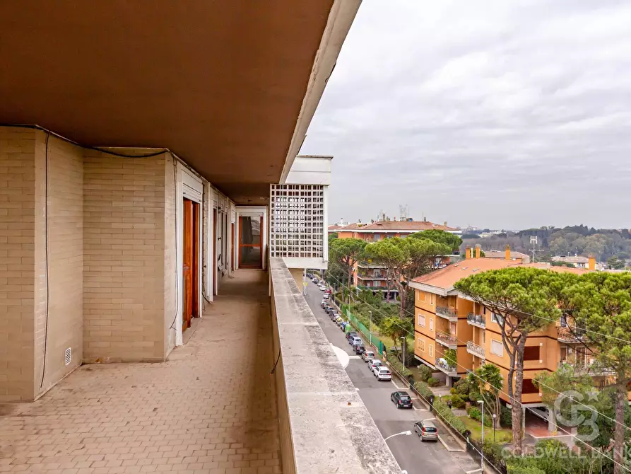 Immagine 10 di Attico in vendita  in Via Rivarone a Roma