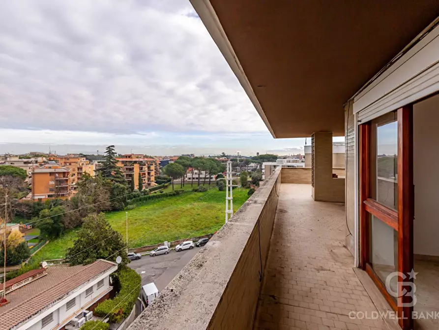 Immagine 11 di Attico in vendita  in Via Rivarone a Roma