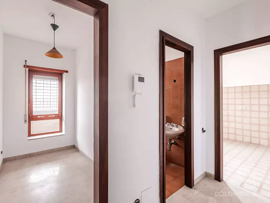 Immagine 13 di Attico in vendita  in Via Rivarone a Roma