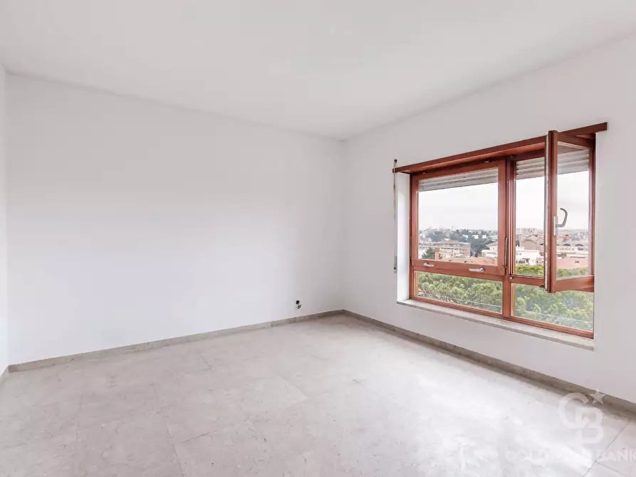 Immagine 25 di Attico in vendita  in Via Rivarone a Roma