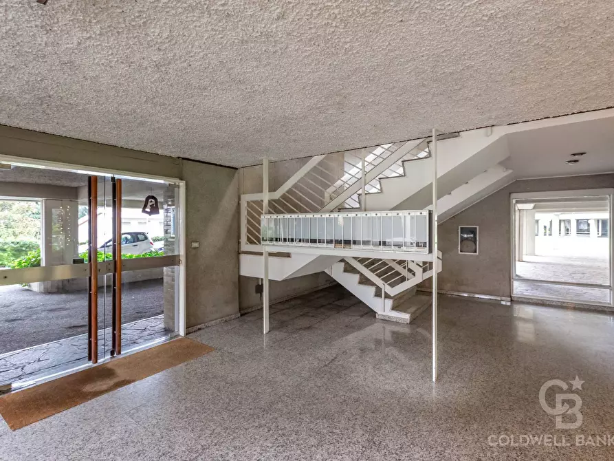 Immagine 26 di Attico in vendita  in Via Rivarone a Roma