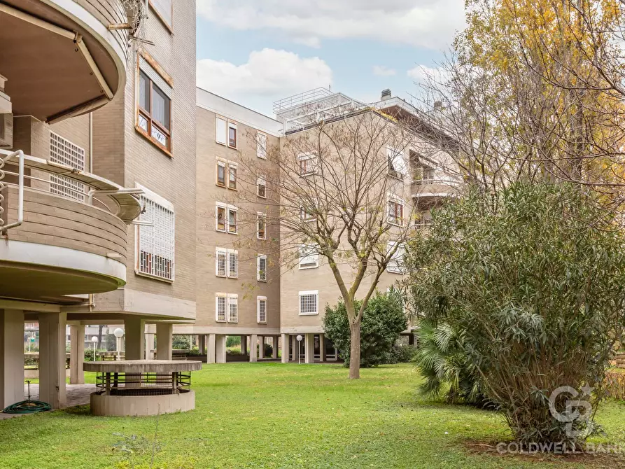 Immagine 28 di Attico in vendita  in Via Rivarone a Roma