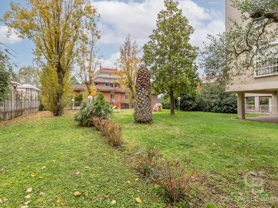 Immagine 29 di Attico in vendita  in Via Rivarone a Roma