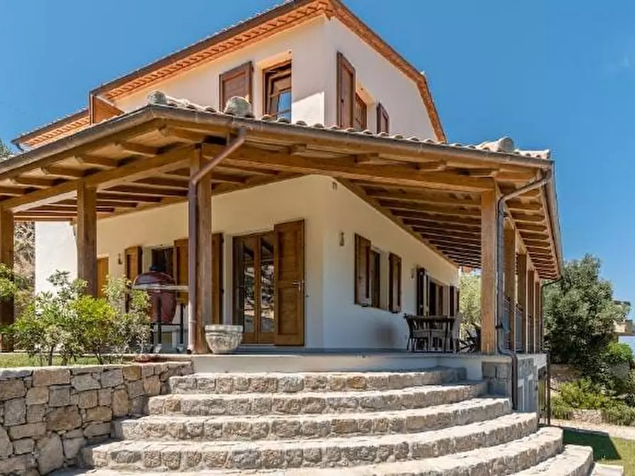 Immagine 1 di Villa in vendita  in Via delle Buche a Marciana