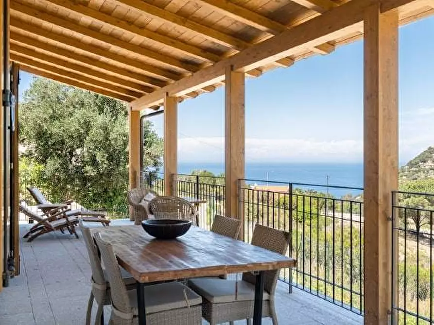 Immagine 2 di Villa in vendita  in Via delle Buche a Marciana