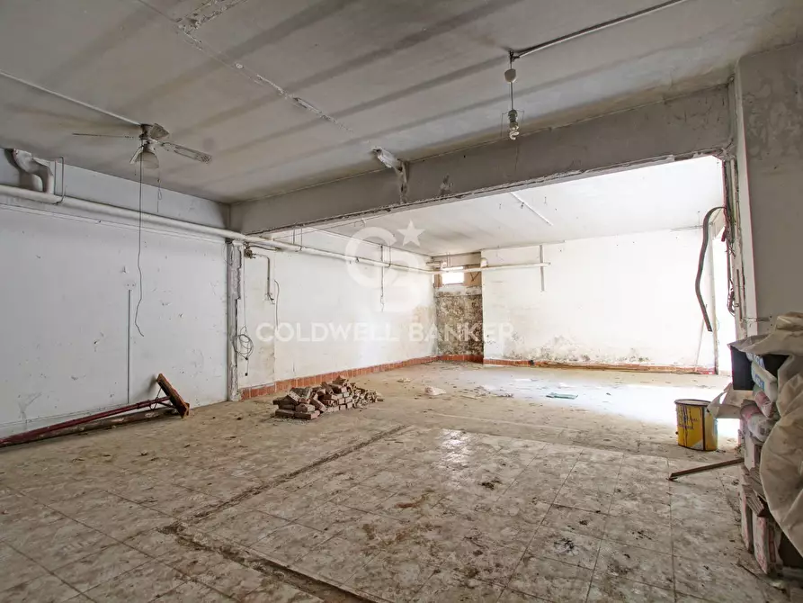 Immagine 5 di Box auto in vendita  in Via Rescaldina a Roma