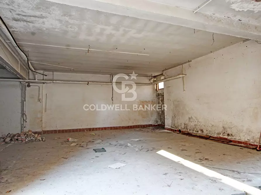 Immagine 9 di Box auto in vendita  in Via Rescaldina a Roma