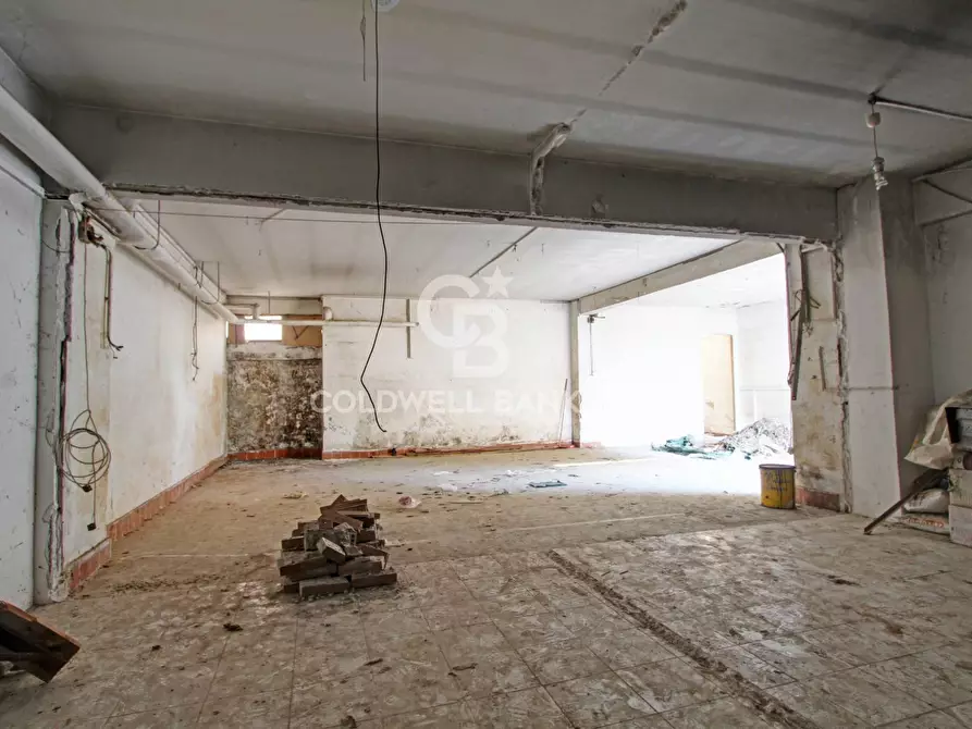 Immagine 10 di Box auto in vendita  in Via Rescaldina a Roma