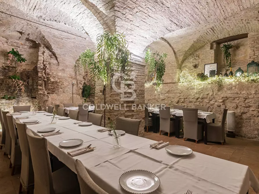 Immagine 1 di Attività commerciale in vendita  in Corso Mazzini a Ancona