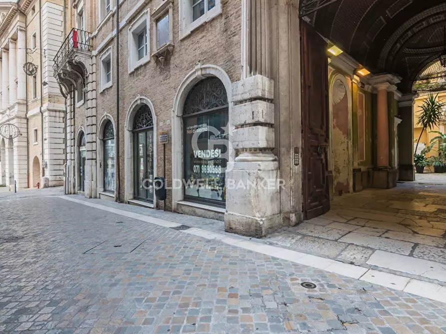 Immagine 30 di Attività commerciale in vendita  in Corso Mazzini a Ancona