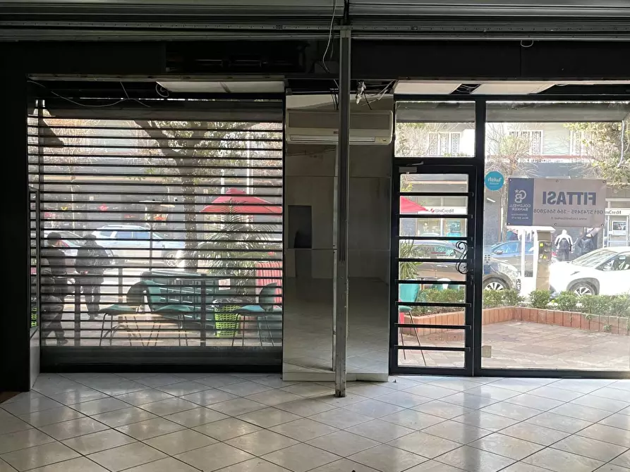 Immagine 8 di Negozio in affitto  in via manzoni a San Giorgio A Cremano
