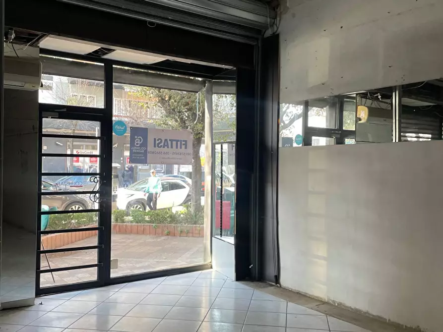 Immagine 10 di Negozio in affitto  in via manzoni a San Giorgio A Cremano