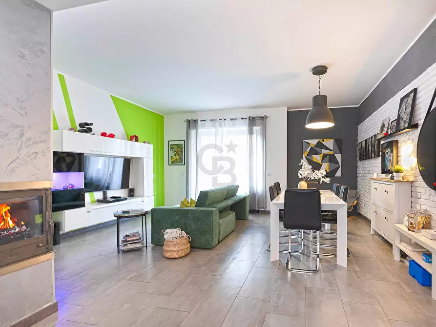 Immagine 1 di Appartamento in vendita  in Via delle Canicole a Capranica