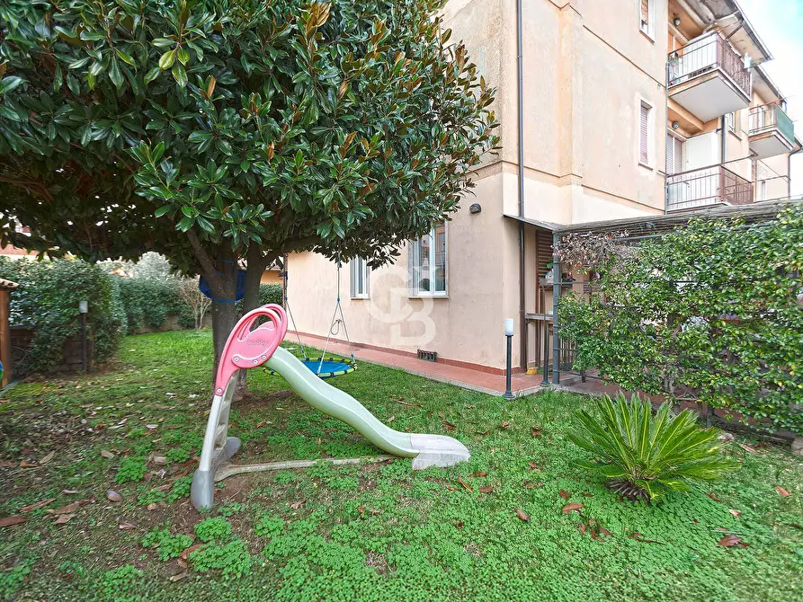 Immagine 11 di Appartamento in vendita  in Via delle Canicole a Capranica