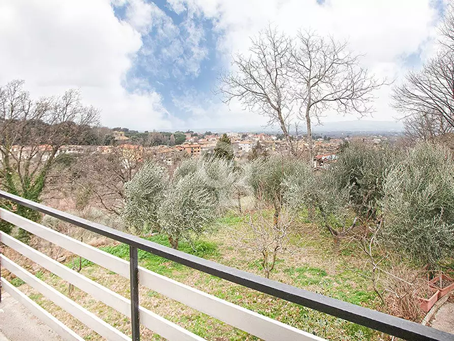 Immagine 7 di Villa in vendita  in Strada Costa Volpara a Viterbo