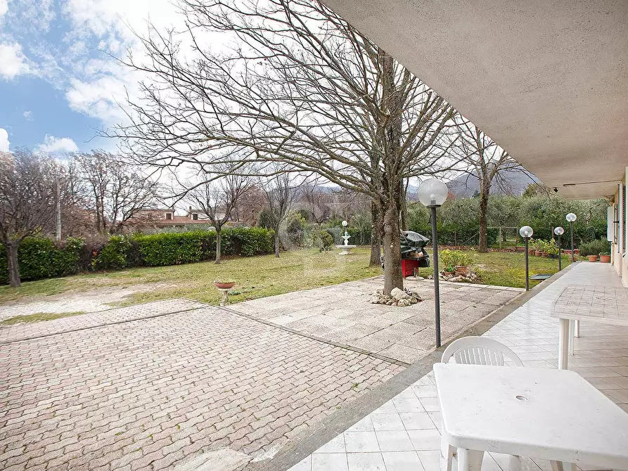 Immagine 11 di Villa in vendita  in Strada Costa Volpara a Viterbo