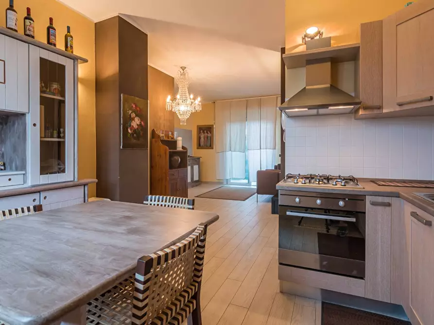 Immagine 12 di Appartamento in vendita  in Via Emanuele Filiberto a Gabicce Mare