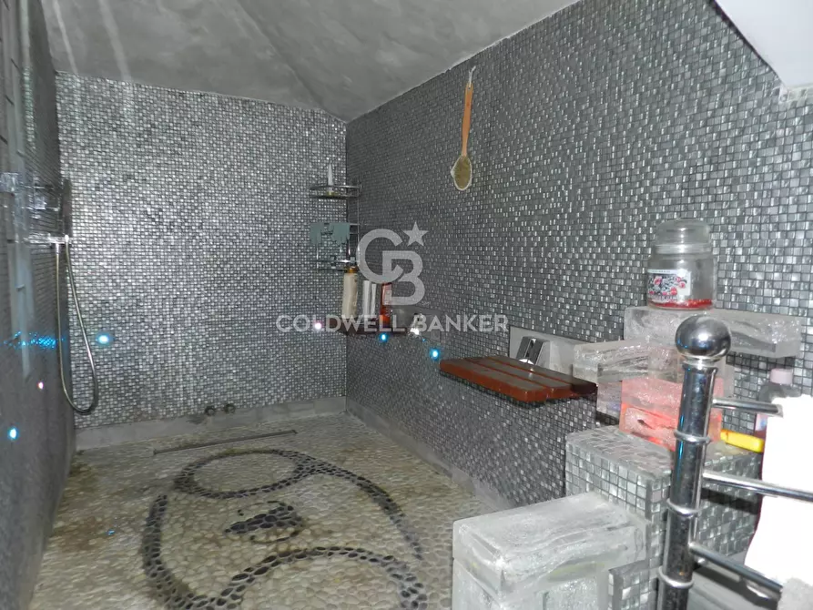 Immagine 18 di Attico in vendita  in Via Giulio Cesare a Santa Marinella