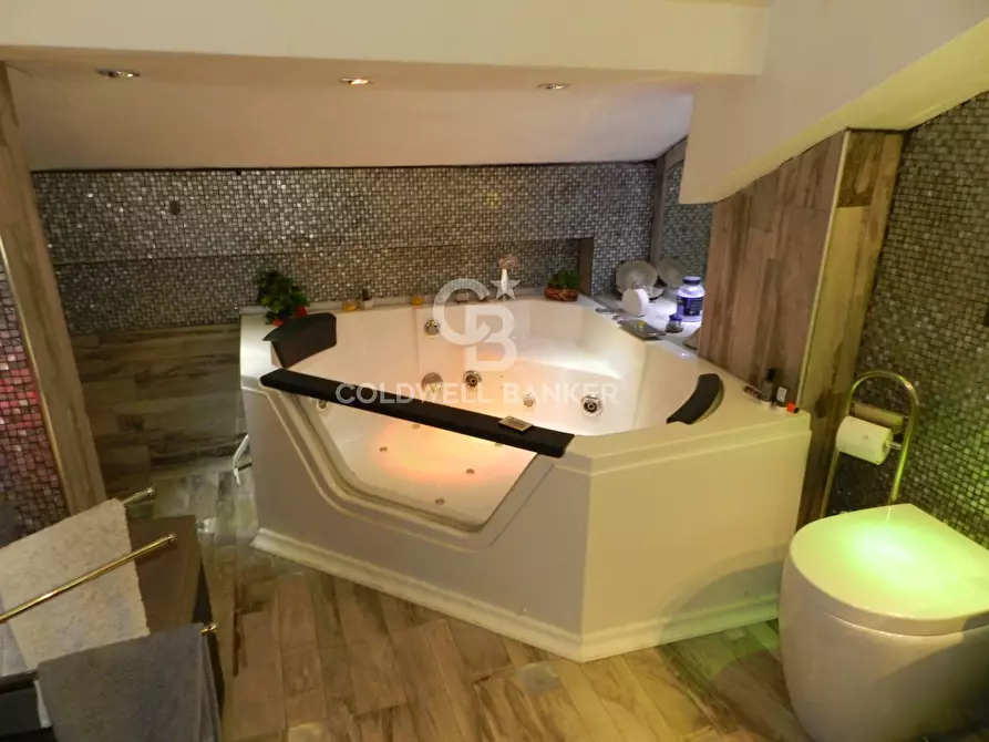 Immagine 17 di Attico in vendita  in Via Giulio Cesare a Santa Marinella