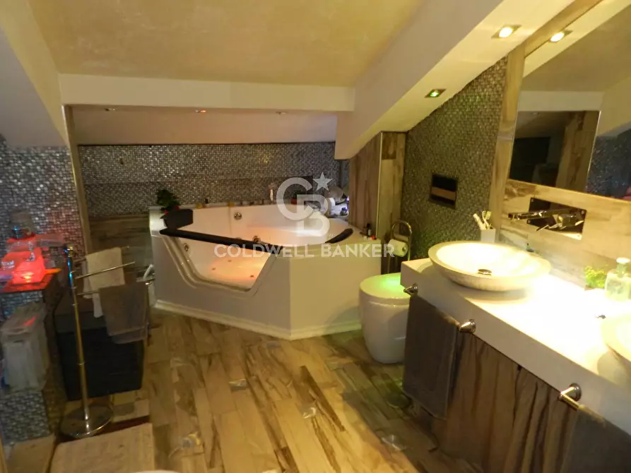 Immagine 16 di Attico in vendita  in Via Giulio Cesare a Santa Marinella