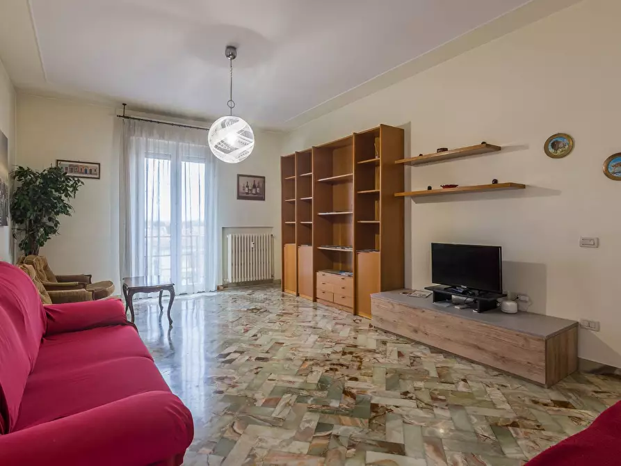 Immagine 2 di Appartamento in vendita  in Via Commandino a Pesaro