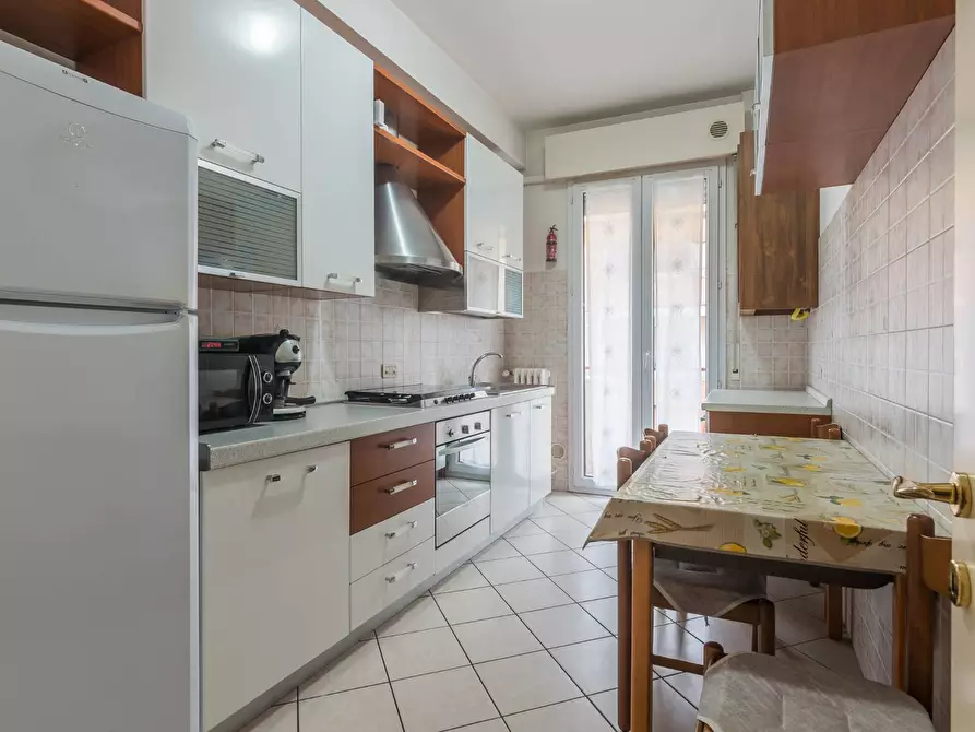 Immagine 5 di Appartamento in vendita  in Via Commandino a Pesaro