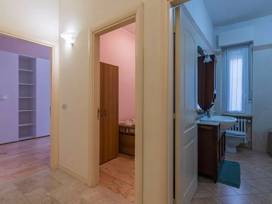 Immagine 11 di Appartamento in vendita  in Via Commandino a Pesaro