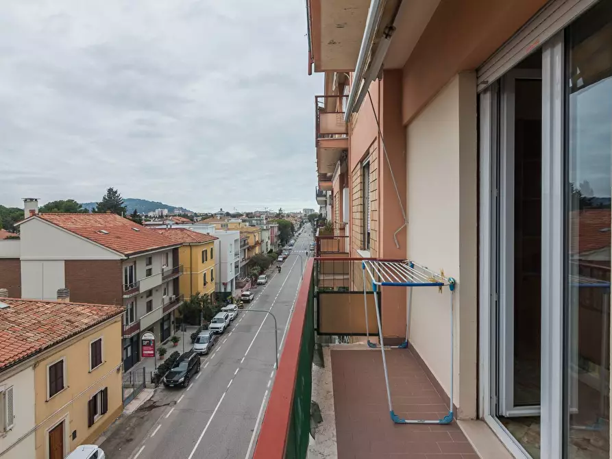 Immagine 17 di Appartamento in vendita  in Via Commandino a Pesaro