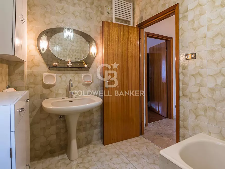 Immagine 30 di Appartamento in vendita  in Via Mille a Riccione