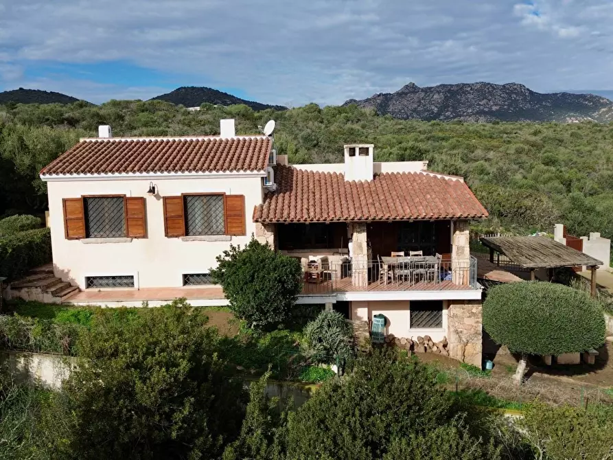 Immagine 5 di Villa in vendita  in VIA DEL GIGLIO a Olbia