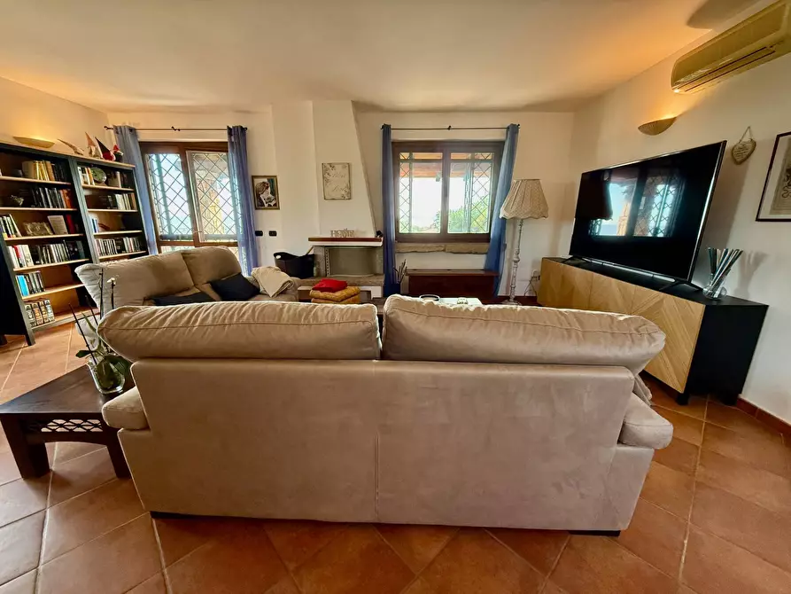 Immagine 8 di Villa in vendita  in VIA DEL GIGLIO a Olbia