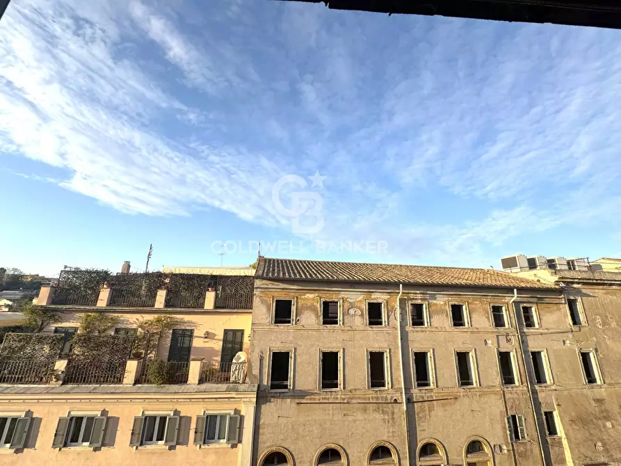 Immagine 20 di Attico in affitto  in Piazza Della Madonna Dei Monti a Roma