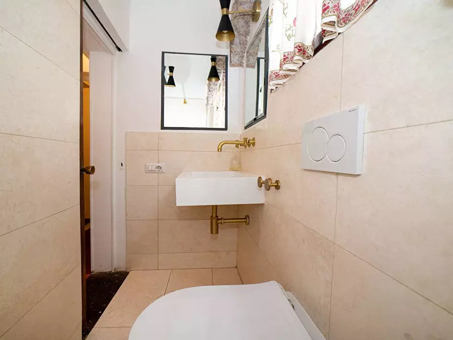 Immagine 20 di Appartamento in vendita  in Via Dei Leutari a Roma