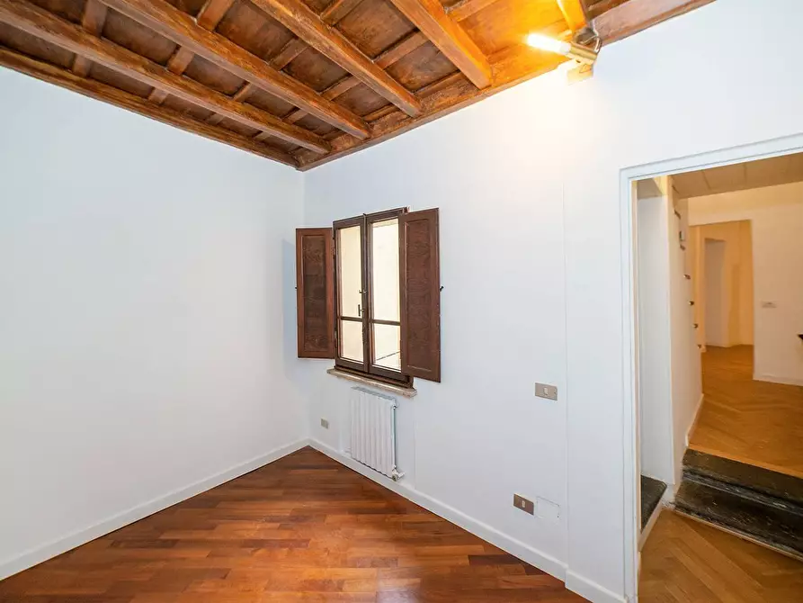 Immagine 22 di Appartamento in vendita  in Via Dei Leutari a Roma