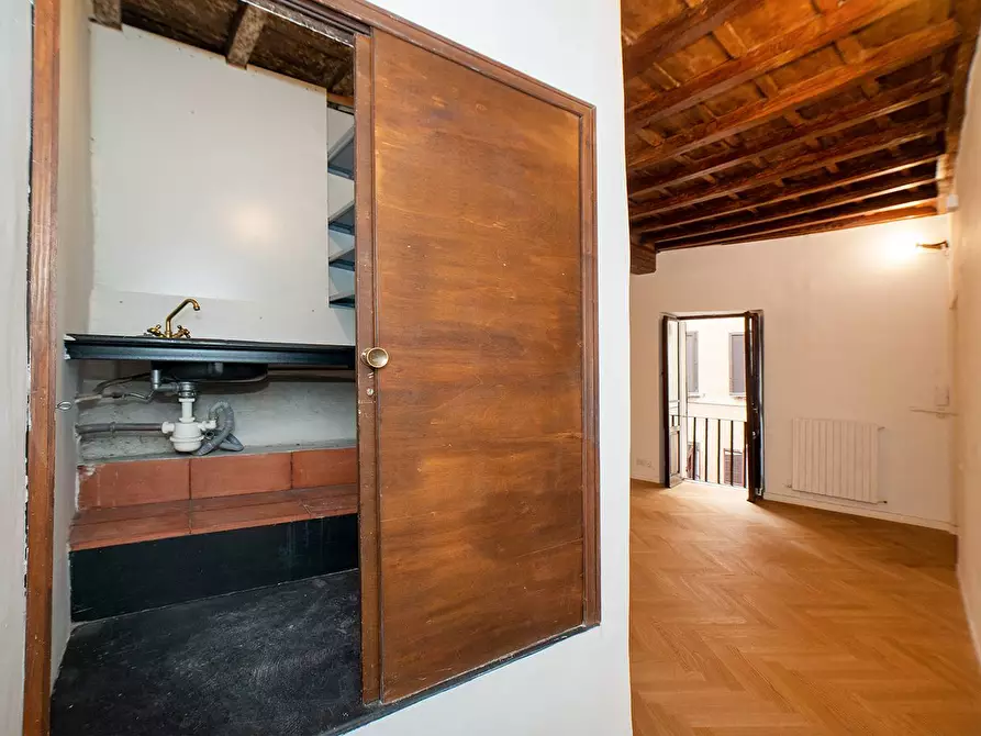 Immagine 25 di Appartamento in vendita  in Via Dei Leutari a Roma