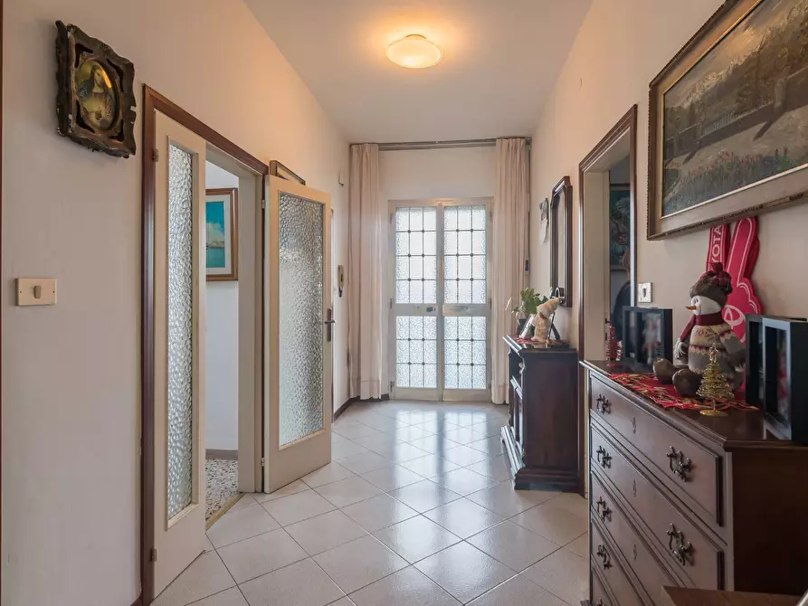 Immagine 6 di Appartamento in vendita  in Via Caprera a Riccione