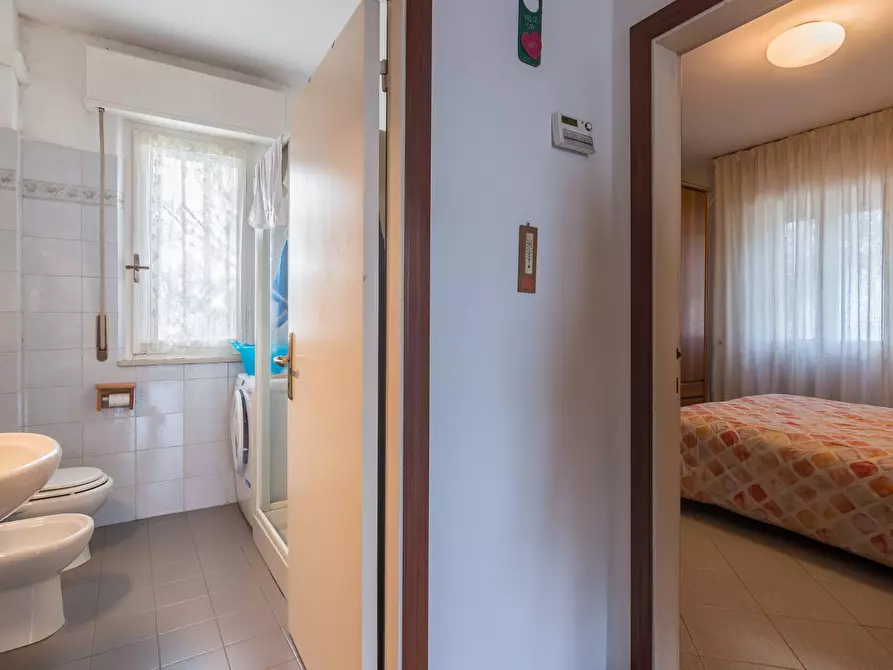 Immagine 12 di Appartamento in vendita  in Via Caprera a Riccione