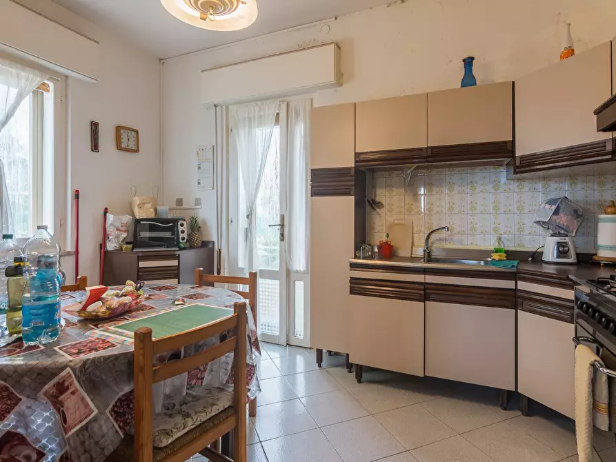 Immagine 17 di Appartamento in vendita  in Via Caprera a Riccione