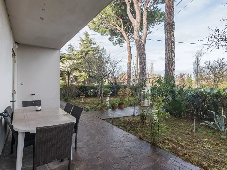 Immagine 27 di Appartamento in vendita  in Via Caprera a Riccione