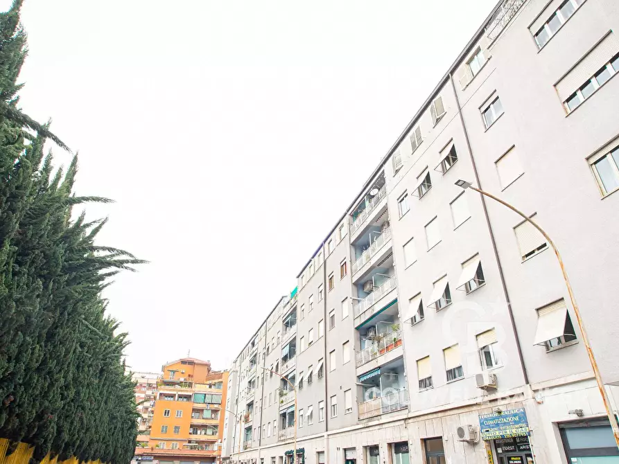 Immagine 20 di Appartamento in vendita  in Via Mugello a Roma