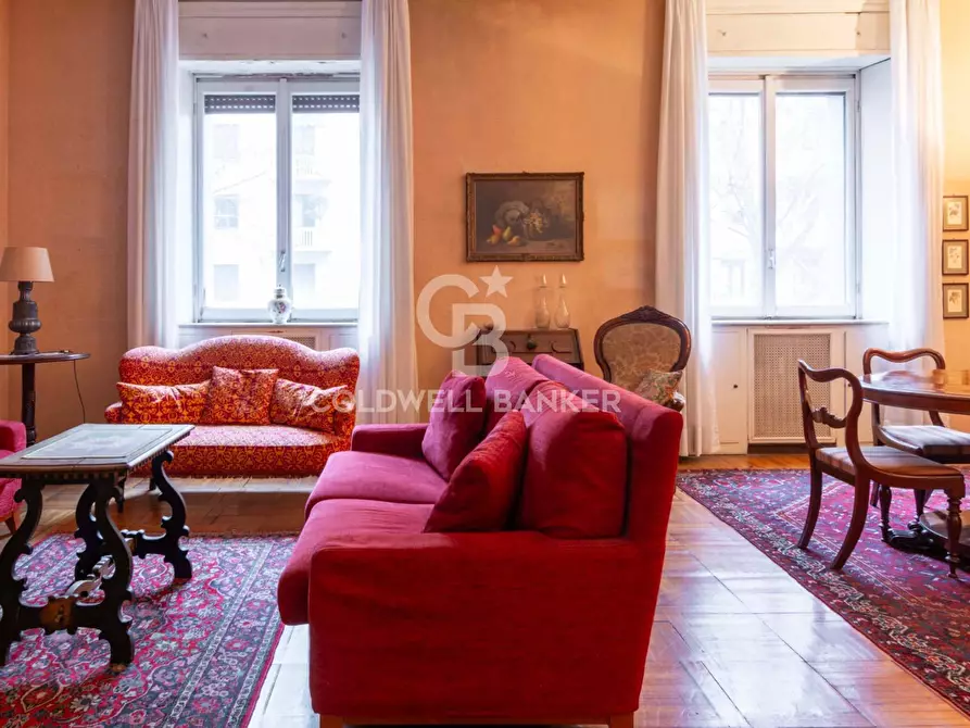 Immagine 2 di Appartamento in vendita  in Viale Piave a Milano