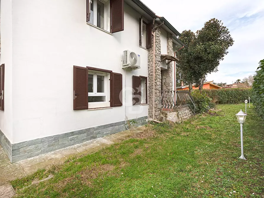 Immagine 11 di Villa in vendita  in Piazza Vascella a Ronciglione