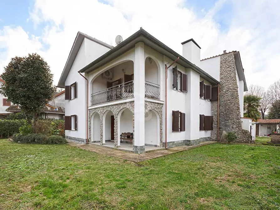 Immagine 14 di Villa in vendita  in Piazza Vascella a Ronciglione