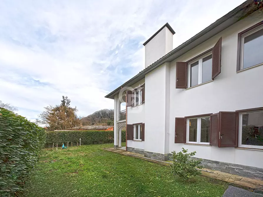 Immagine 15 di Villa in vendita  in Piazza Vascella a Ronciglione