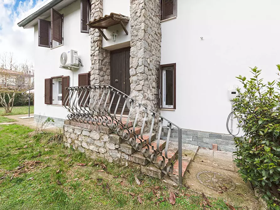 Immagine 18 di Villa in vendita  in Piazza Vascella a Ronciglione