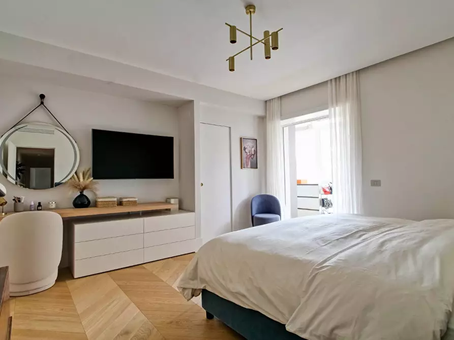 Immagine 21 di Appartamento in vendita  in Via Della Mendola a Roma